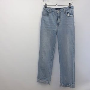 Hollister, high-rise dad jeans. Size 7R/28